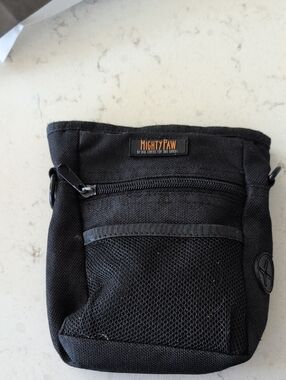 Black Compact Dog Training Treat Pouch